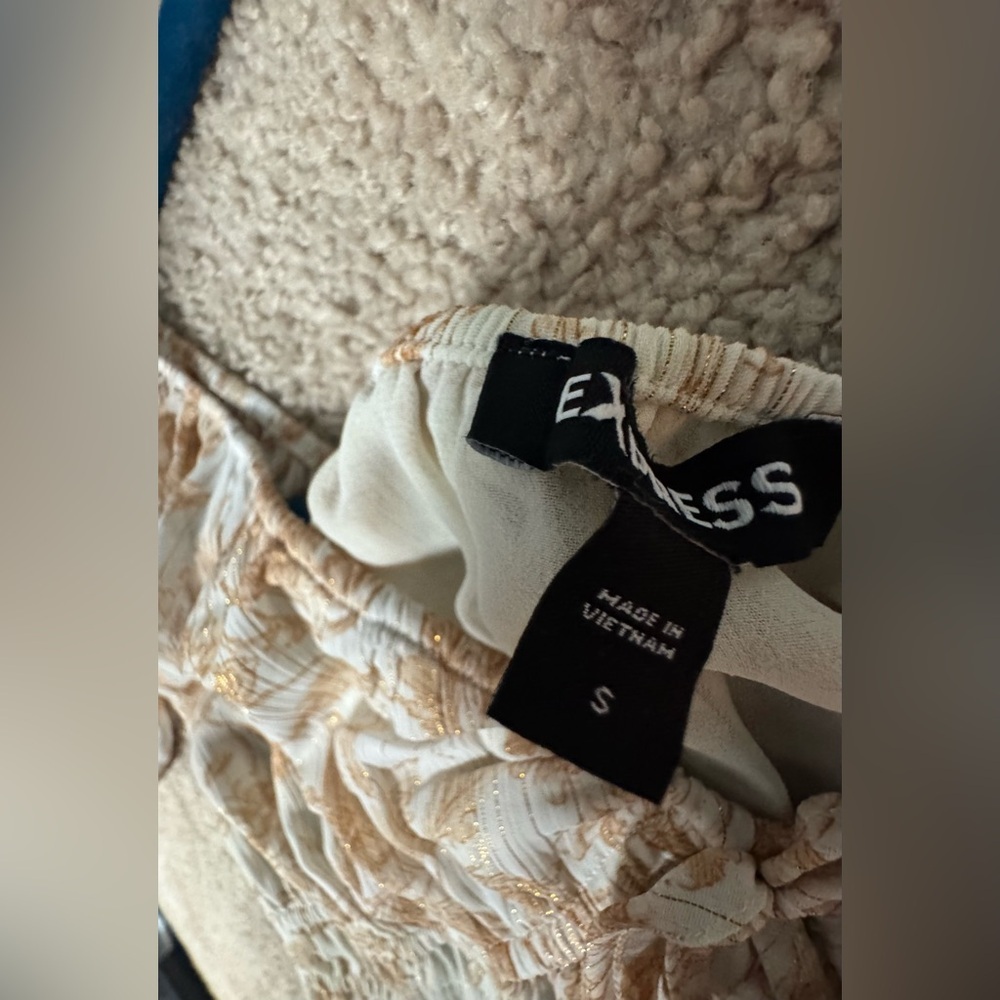 Express Sheer Floral Ruched Blouse / Ivory Gold / S - Picture 3 of 8